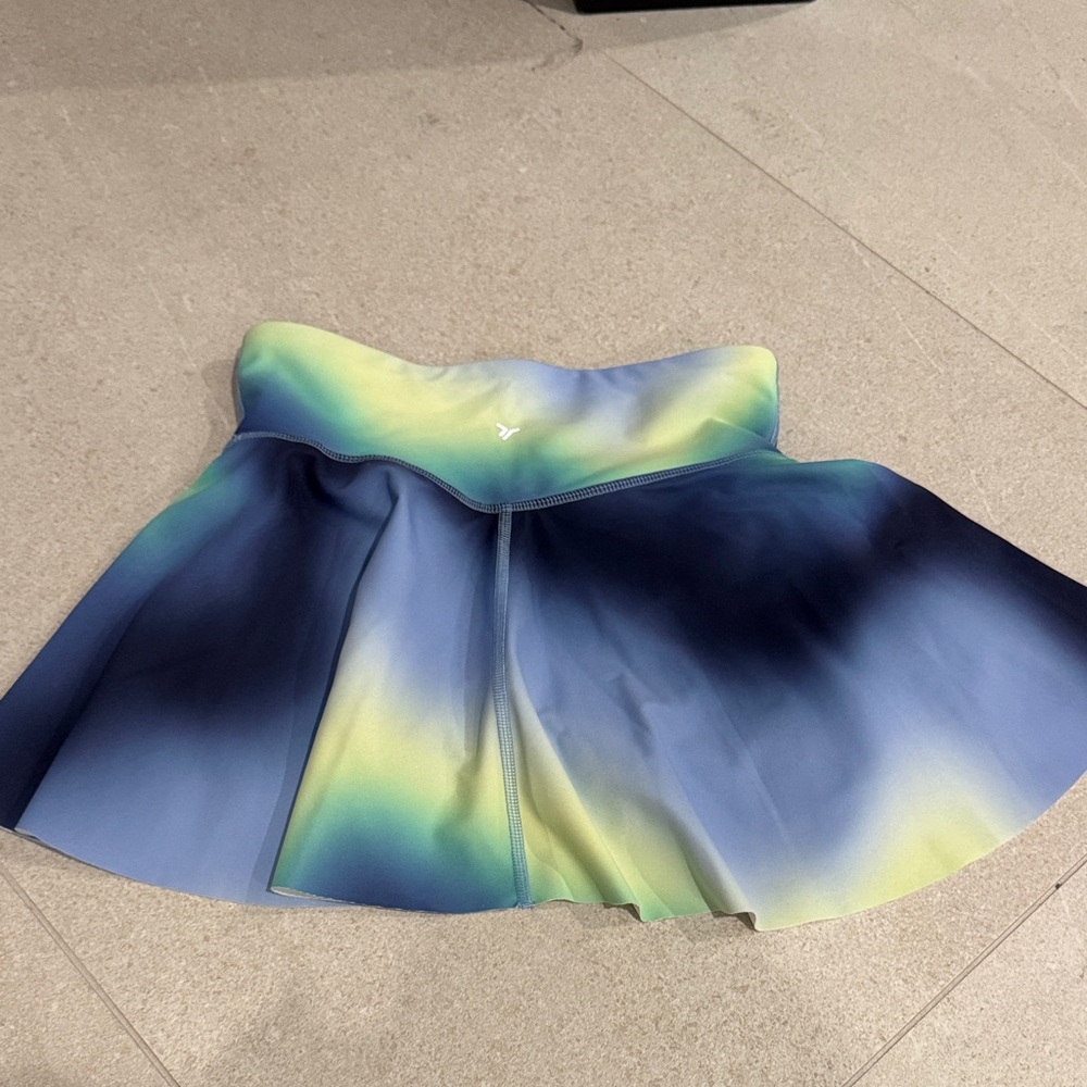 Old Navy Active Powersoft Blue yellow green Tie Dye TANK SKORT Set Large 10-12 - Picture 7 of 8